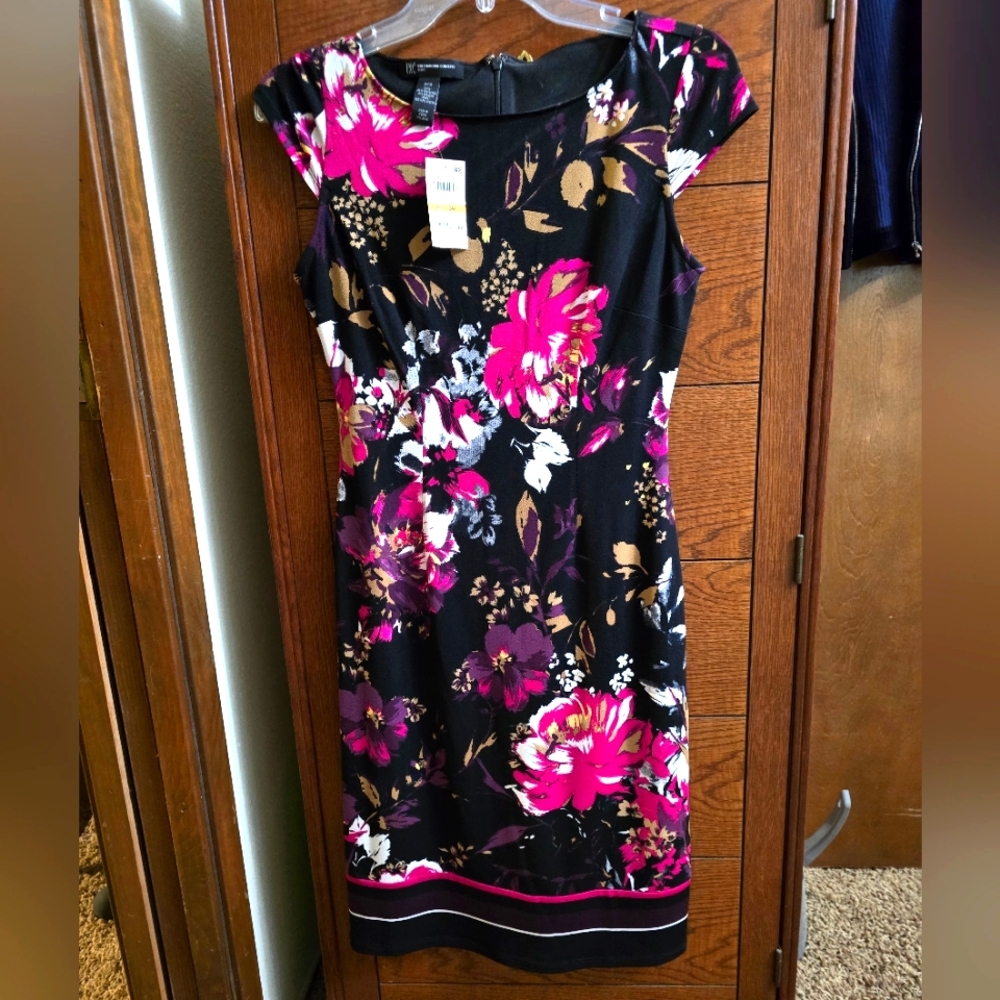 NEW INC petite floral sheeth dress with cap sleeves.
